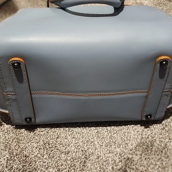 COPY - NEW COACH HANDBAG SEND OFFERS! - Picture 5 of 8